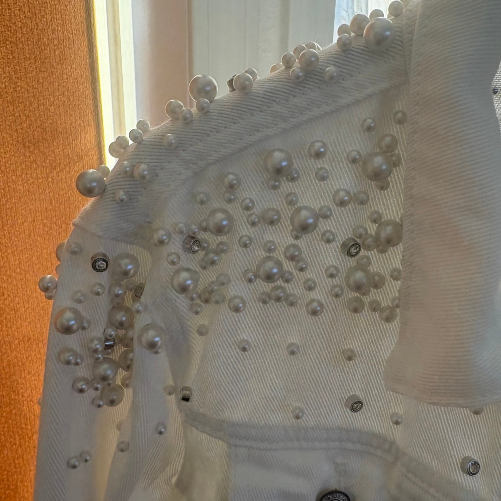 White Denim Jacket Pearl Rhinestone Embellished Women’s Cropped Trucker Glam XL - Picture 3 of 6